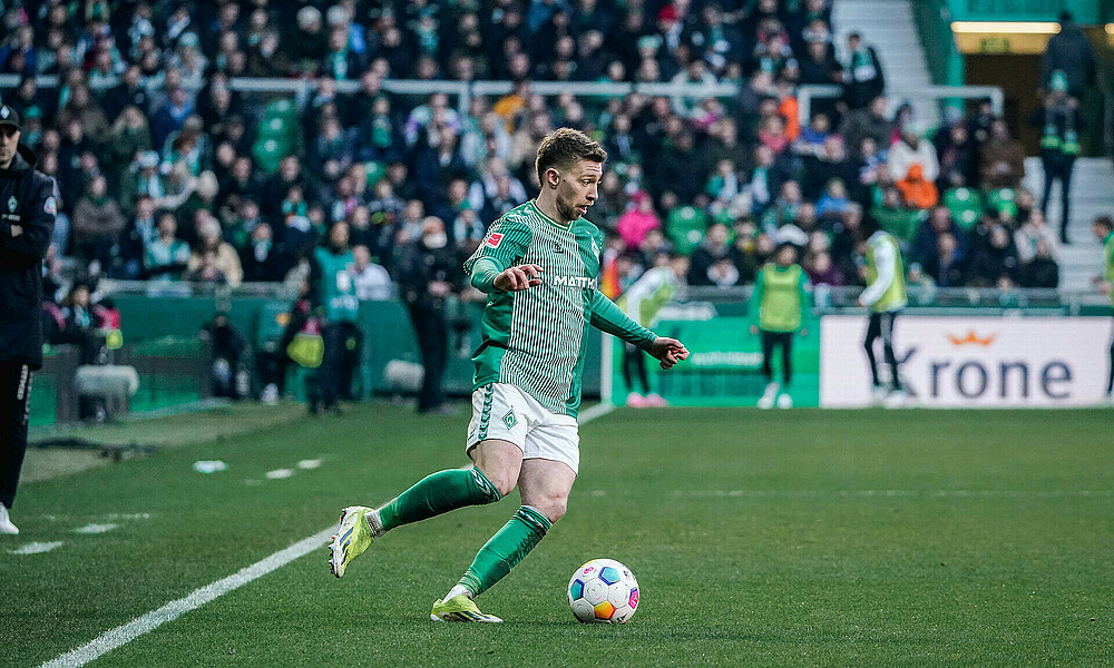 Mitchell Weiser am Ball. 