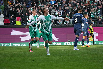 Niklas Schmidt bejubelt seinen Treffer