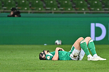 Milos Veljkovic nach Abpfiff im DFB-Pokal Halbfinale gegen RB Leipzig. 
