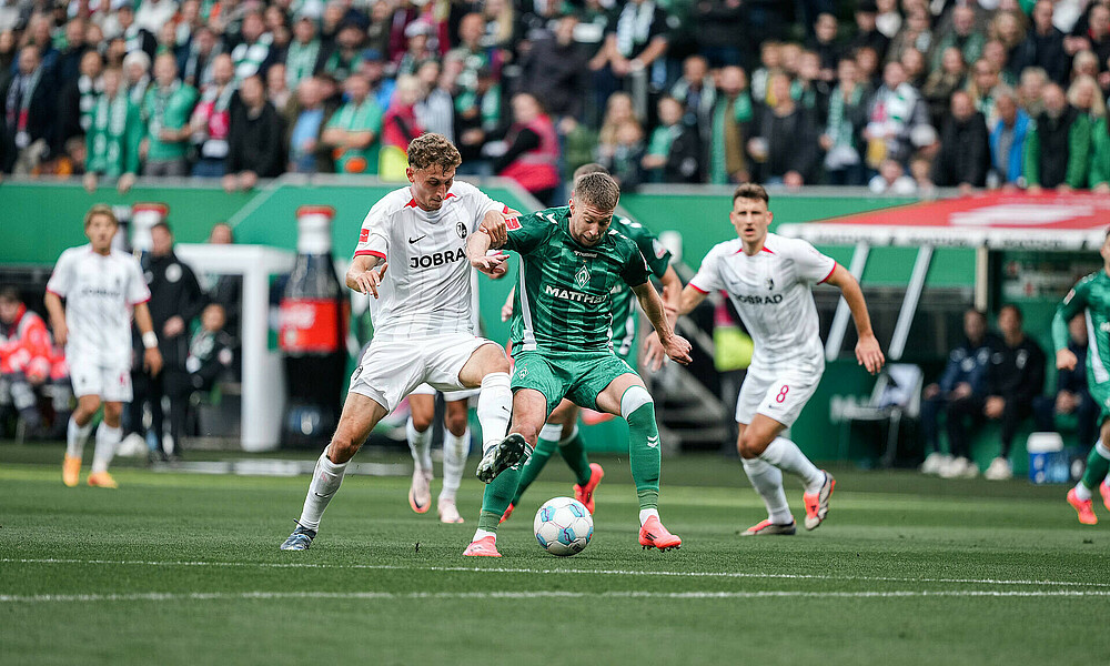 Mitchell Weiser im Zweikampf. 