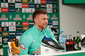null Mitchell Weiser in der Mixed Zone am Dienstag.