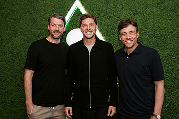 Niklas Stark zwischen Peter Niemeyer und Clemens Fritz