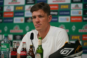 null Clemens Fritz während der Pressekoferenz.