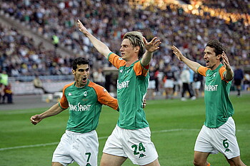 Tim Borowski bejubelt einen Treffer. 