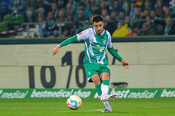 null Ilia Gruev am Ball.