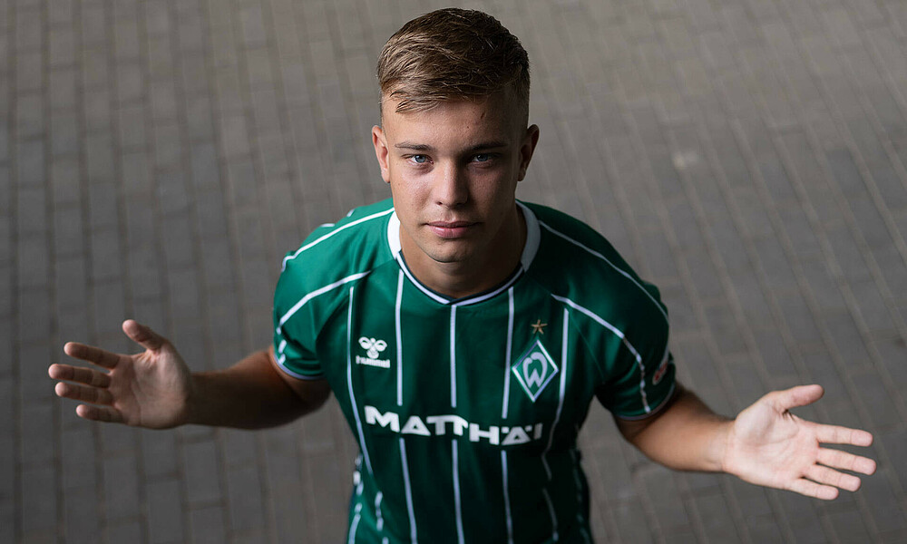 null Keke Topp im neuen Trikot.