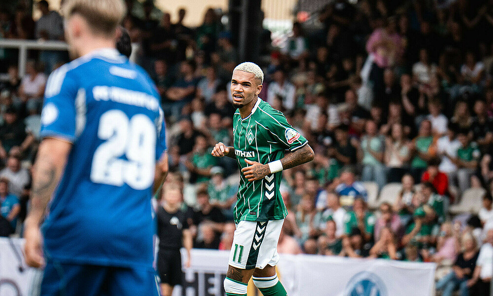 Justin Njinmah auf dem Platz. 