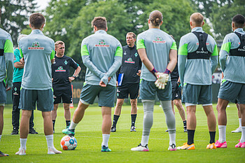 Werders U23 rund um Cheftrainer Konrad Fünfstück startet in die Regionalliga-Saison