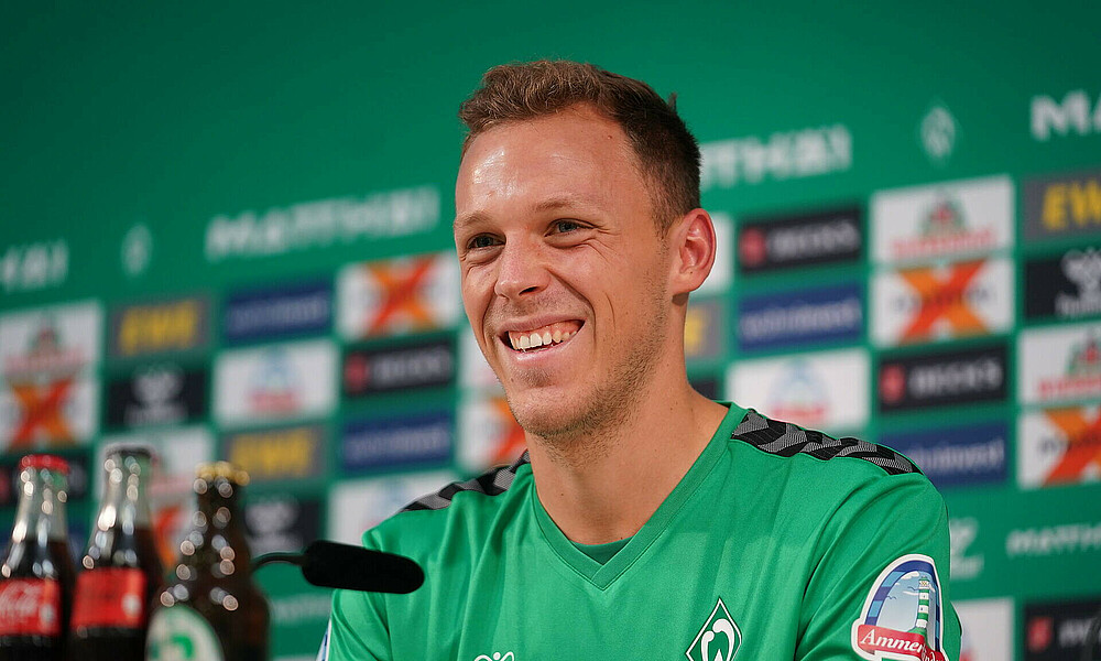 null Senne Lynen lacht während der Mixed Zone.