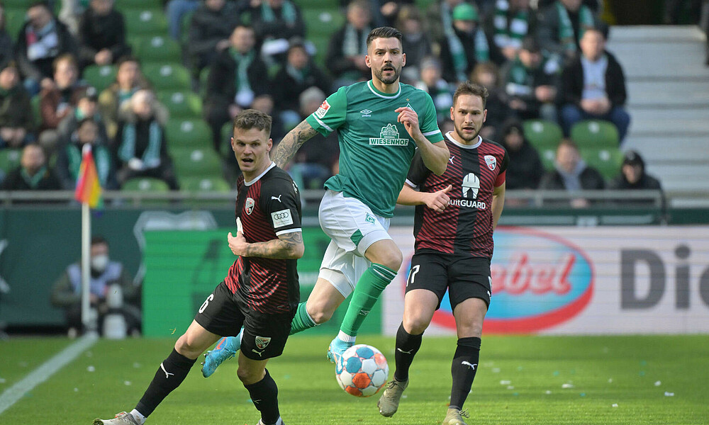 Tony Jung im Zweikampf im Spiel gegen Ingolstadt