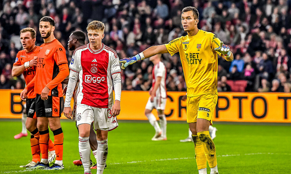 null Mio Backhaus im Tor des FC Volendamm.