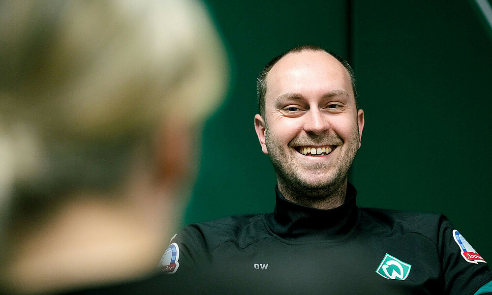 Ole Werner lacht im Gespräch