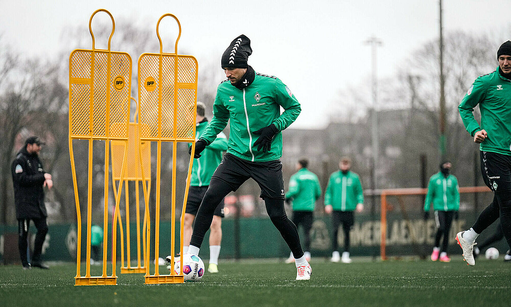 Milos Veljkovic auf dem Trainingsplatz. 
