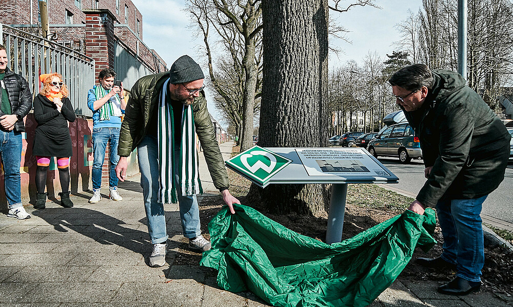 Werder-Präsident Hubertus Hess-Grunewald bei der letztjährigen Einweihung einer Infotafel.