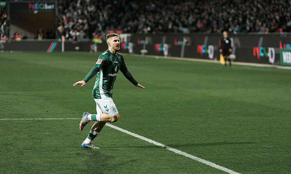 Romano Schmid jubelt. 