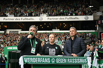 Die Stadionsprecher setzen ein klares Zeichen gegen Rassismus.