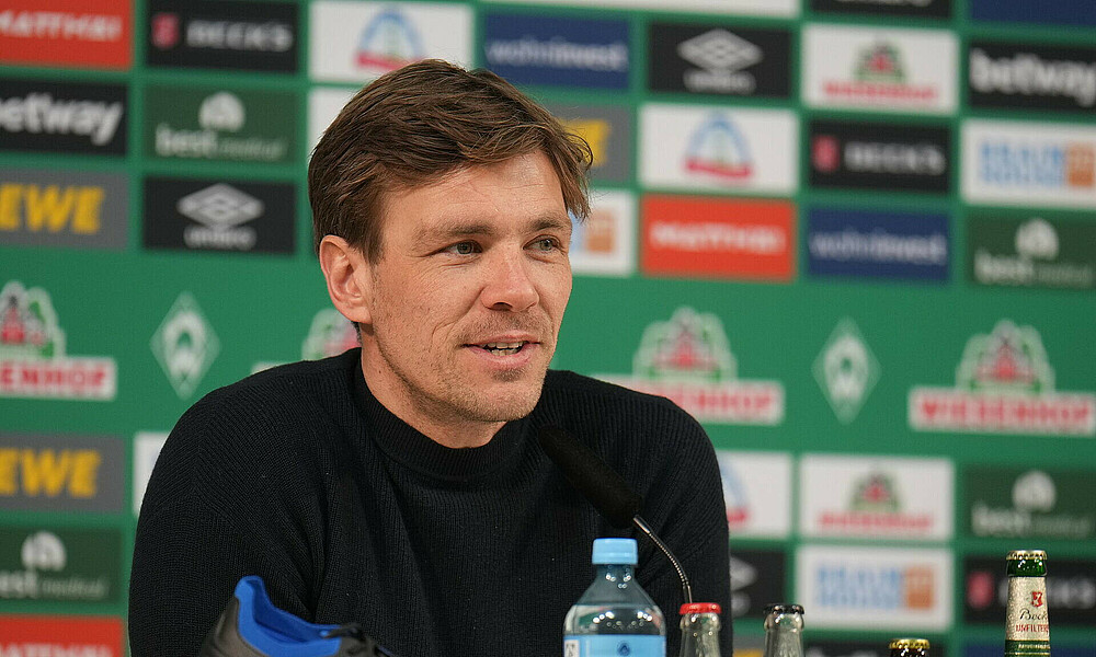 null Clemens Fritz auf dem PK-Podium.