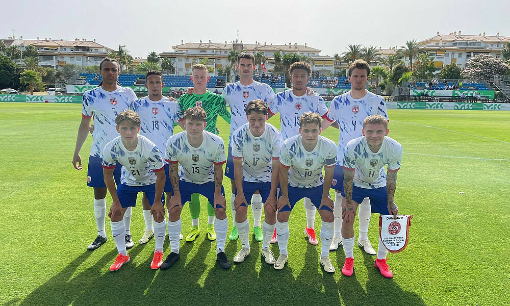 Die norwegische U21-Nationalmannschaft mit einem Teamfoto. 