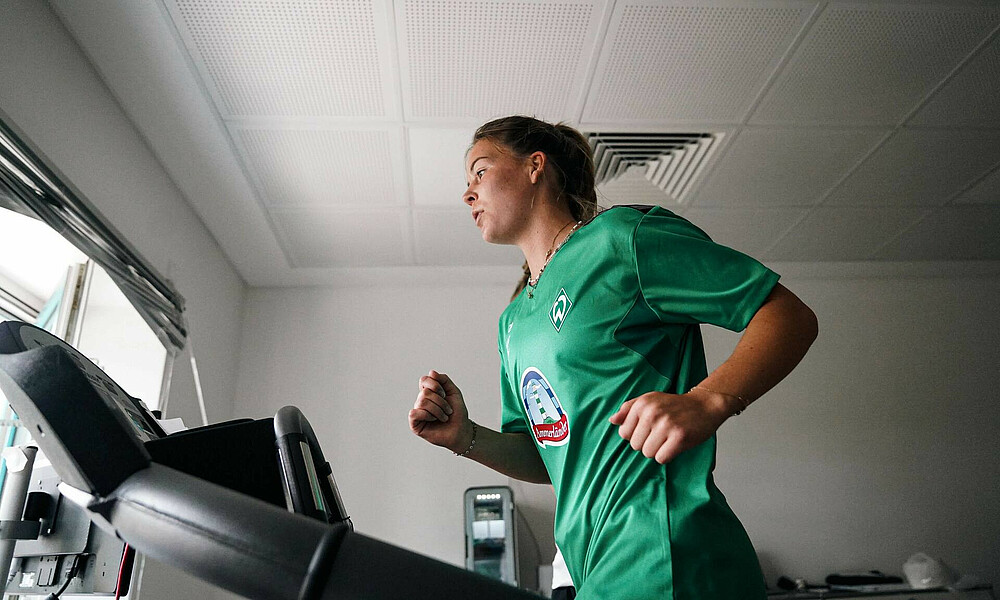 null Juliane Wirtz auf dem Laufband