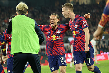 Xavi Simons bejubelt einen Treffer in Köln. 