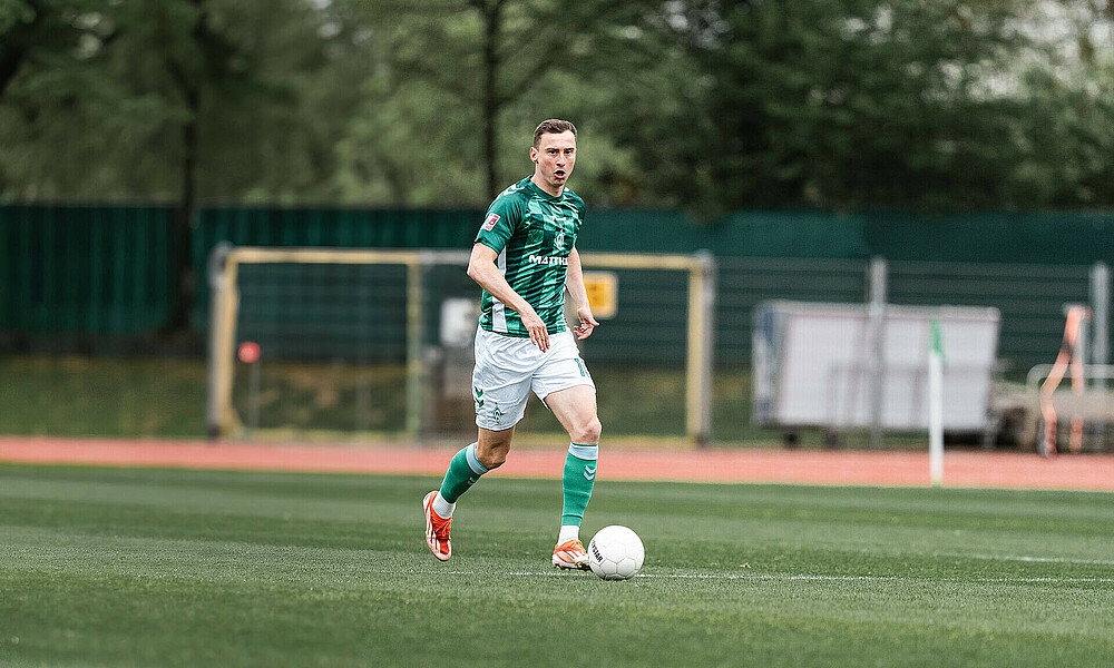 Maik Lukowicz im Dribbling.