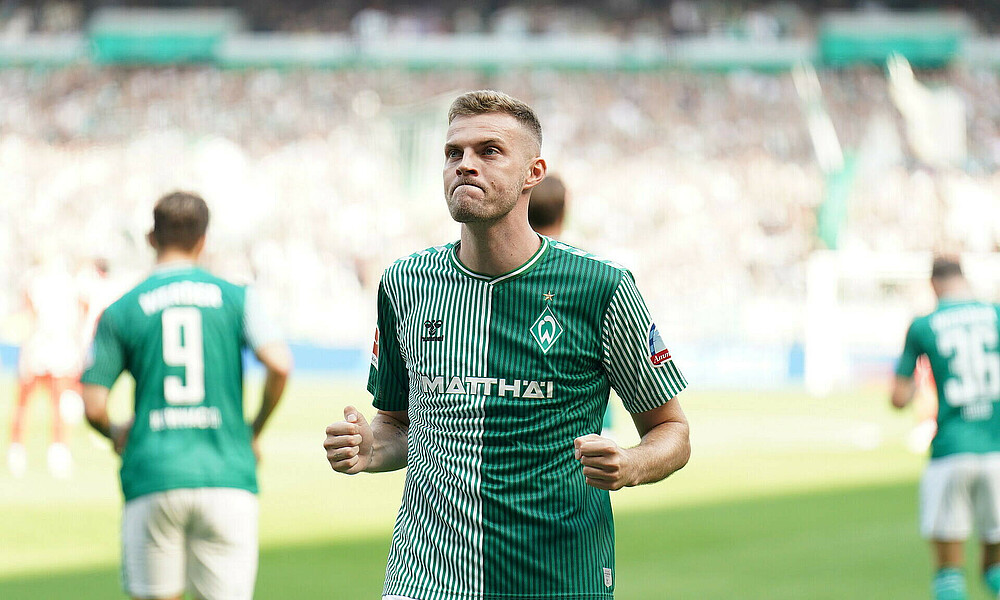 null Marvin Ducksch ballt die Fäuste.