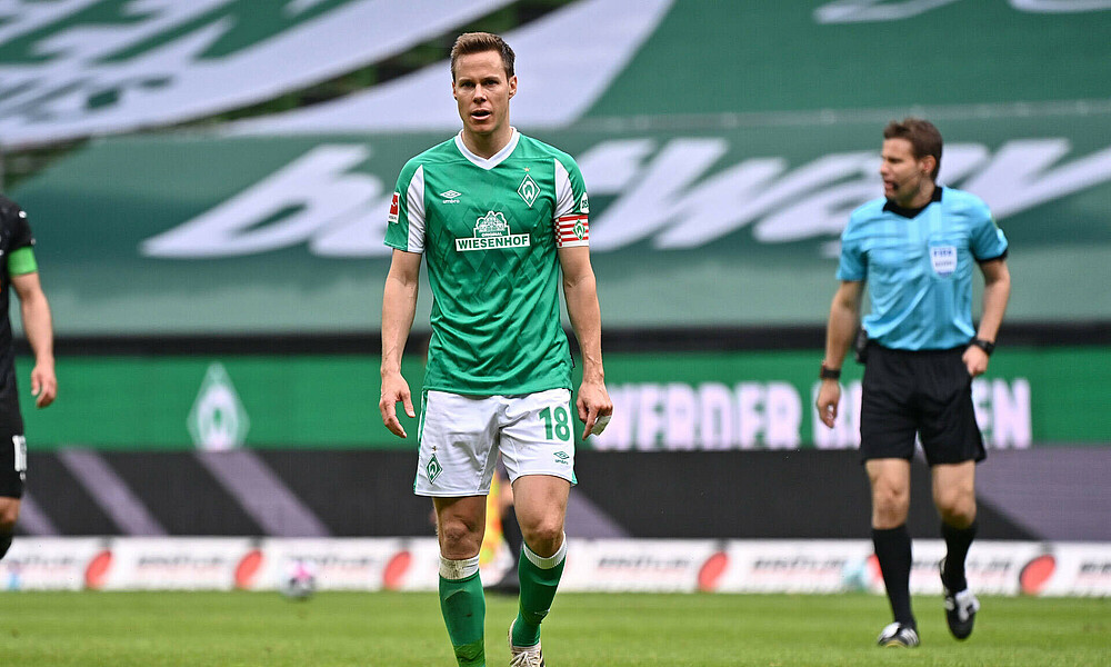 null Niklas Moisander findet nach der Niederlage nur schwer die Worte.