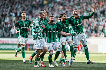 Weiser & Co. bejubeln das Siegtor. 