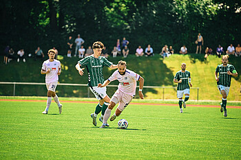 Zwei Spieler im Duell. 