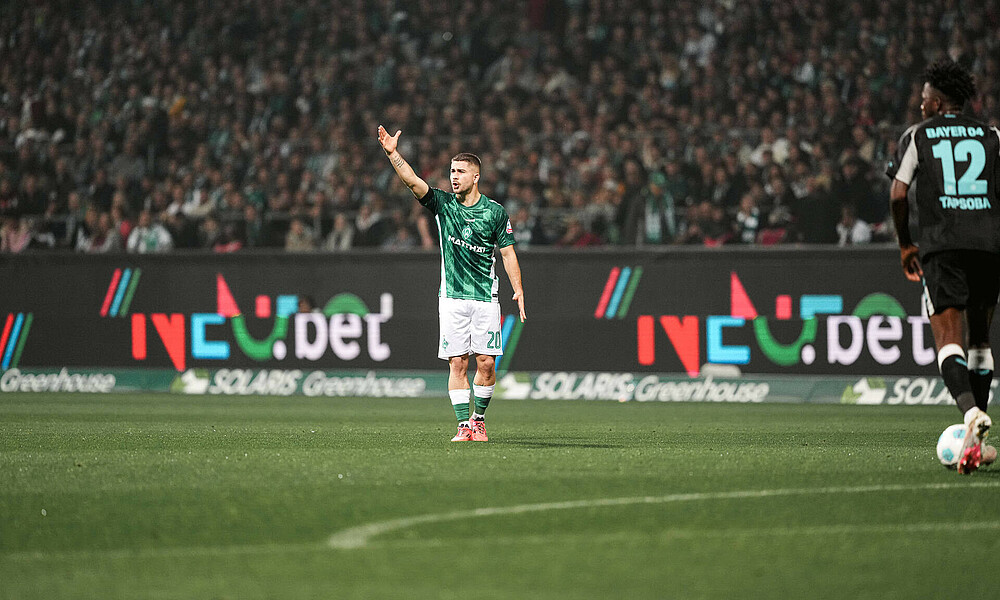 null Romano Schmid dirigiert.