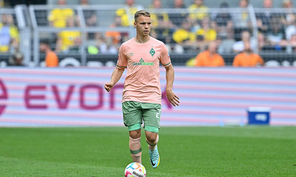Niklas Schmidt am Ball.