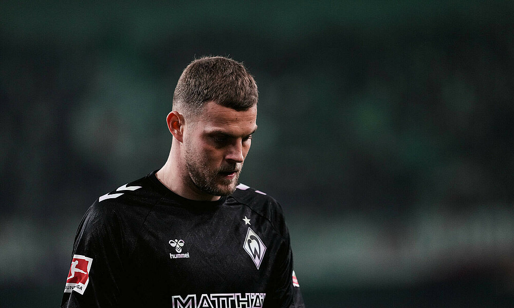 null Marvin Ducksch mit gesenktem Kopf im letztjährigen Third-Trikot.