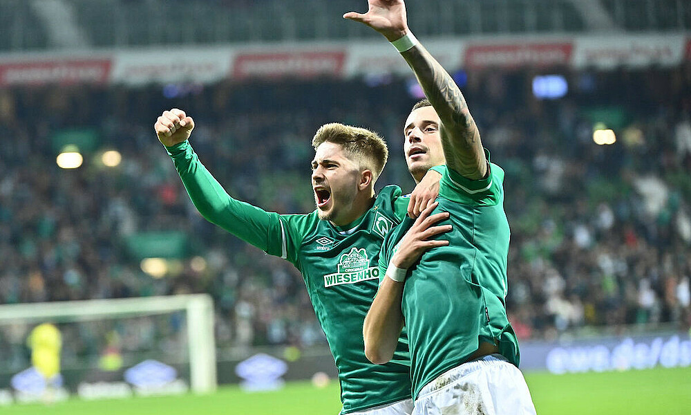 Romano Schmid und Marco Friedl beim Jubel