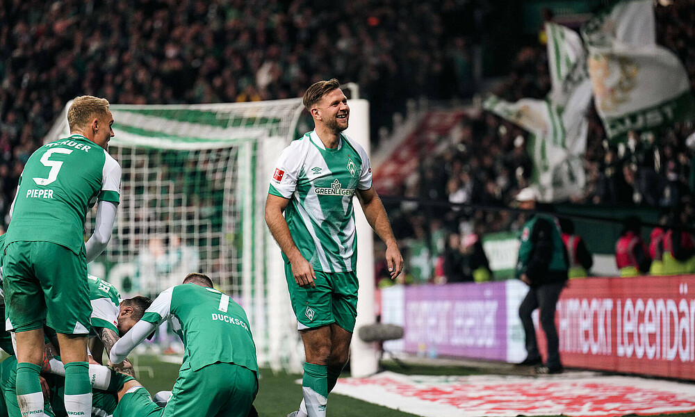 Niclas Füllkrug bejubelt ein Tor in einem Heimspiel.