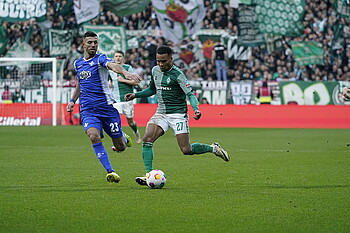 Felix Agu im Zweikampf