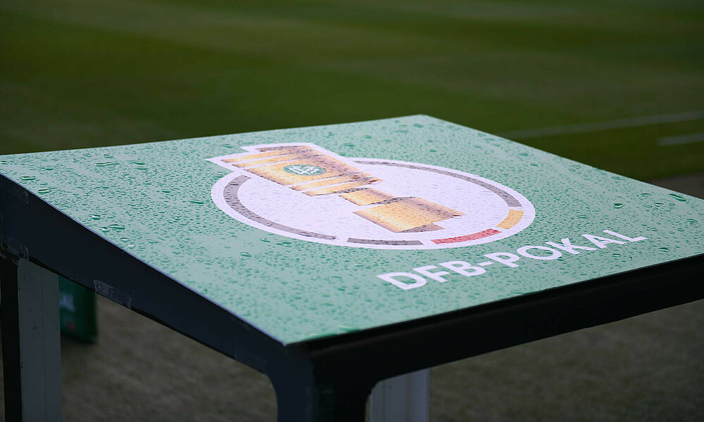 Das Logo des DFB-Pokals im wohninvest WESERSTADION.