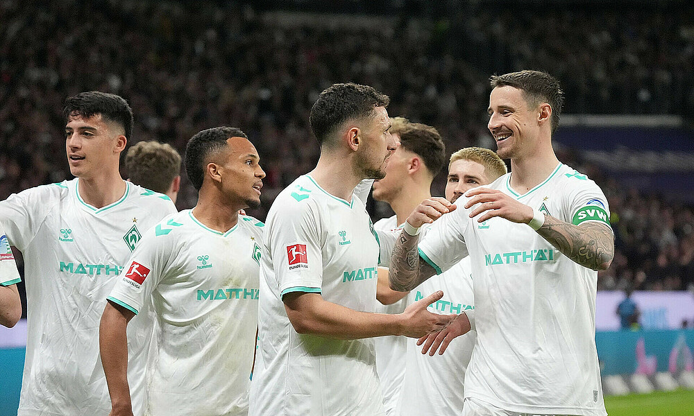 null Marco Friedl bei einem Torjubel.