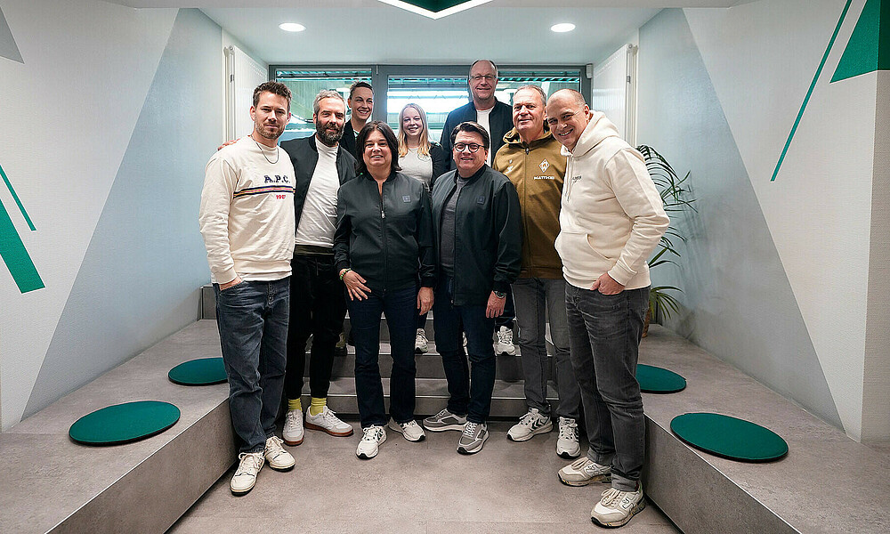 Gruppenfoto der neuen Stiftungsvorstände und der Geschäftsführung (Foto: W.DE).