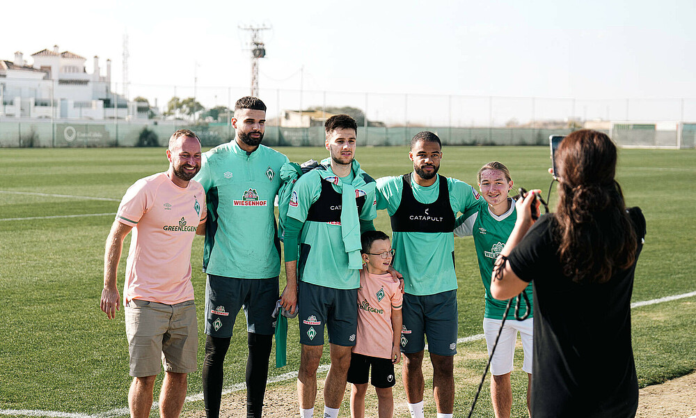 Die Familie Thurow/Balg am Trainingsplatz. 