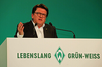 Dr. Hubertus Hess-Grunewald bei der Mitgliederversammlung.