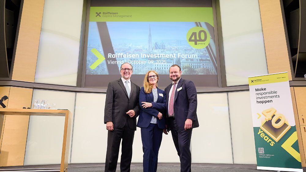 Alexander Schallenberg (Alexander Schallenberg (former Austrian Chancellor and Foreign Minister), Karin Kunrath (CIO Raiffeisen Capital Management) and Hannes Cizek (CEO Raiffeisen Capital Management)
