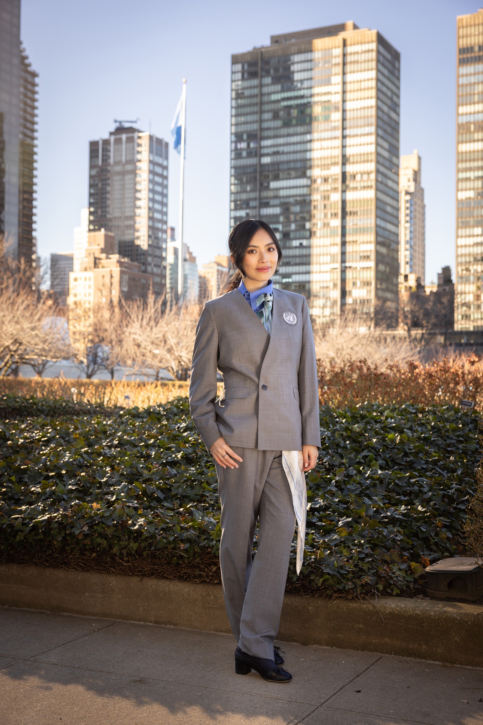 New UN Tour Guide Collection sun