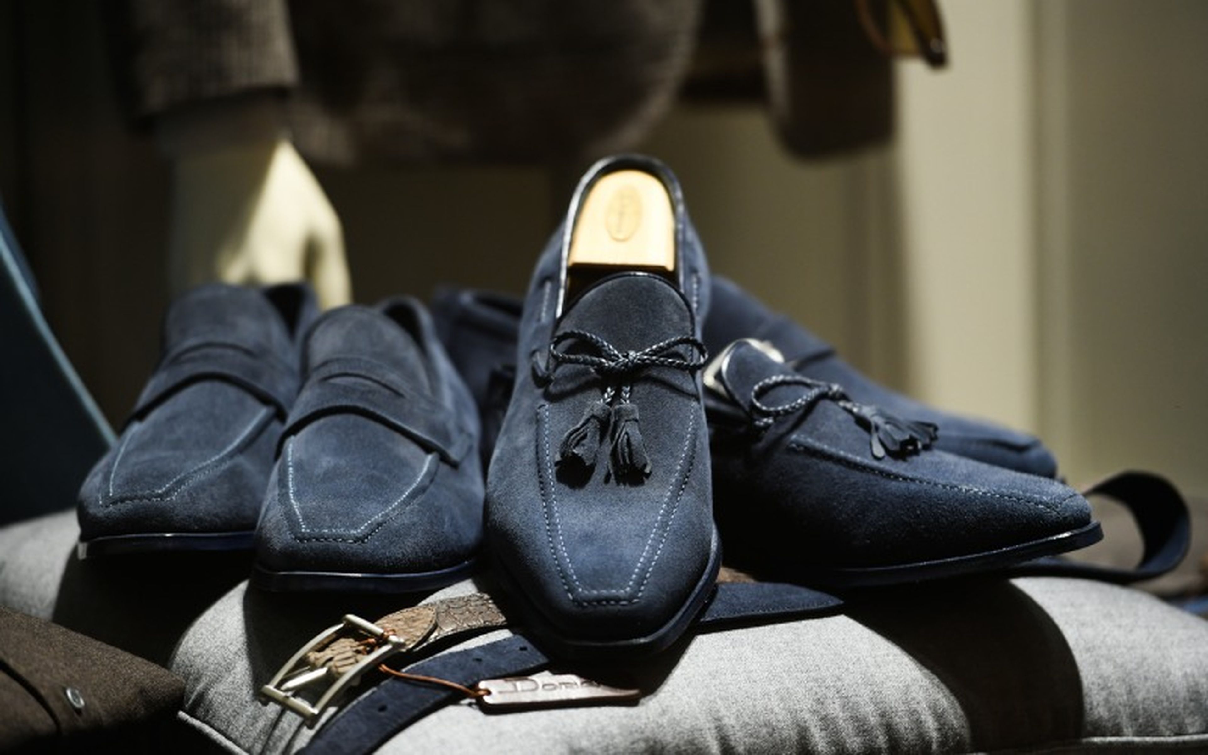 Italian brands have been around for decades, some even centuries. They have survived economic depression and world wars as well as the rise of Asian manufacturing powerhouses, but now they face a new challenge: fast fashion. To respond, many smaller companies are redeveloping classic styles for today's market.