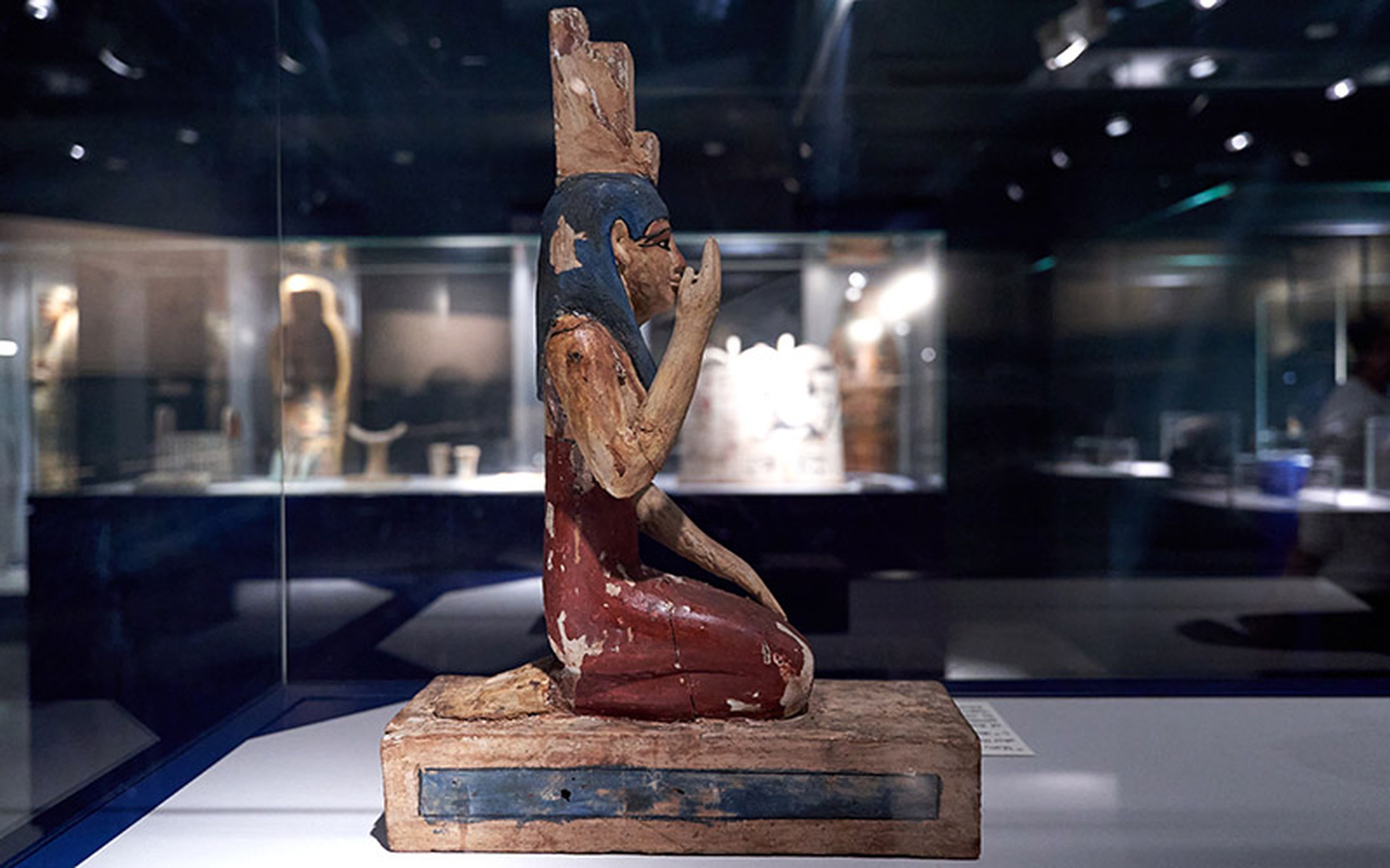 For older artifacts, copyrights are generally not a pressing concern. Instead, issues of conservatorship, acquisition and appropriation come much more to the fore, often leading to diplomatic friction between countries.
