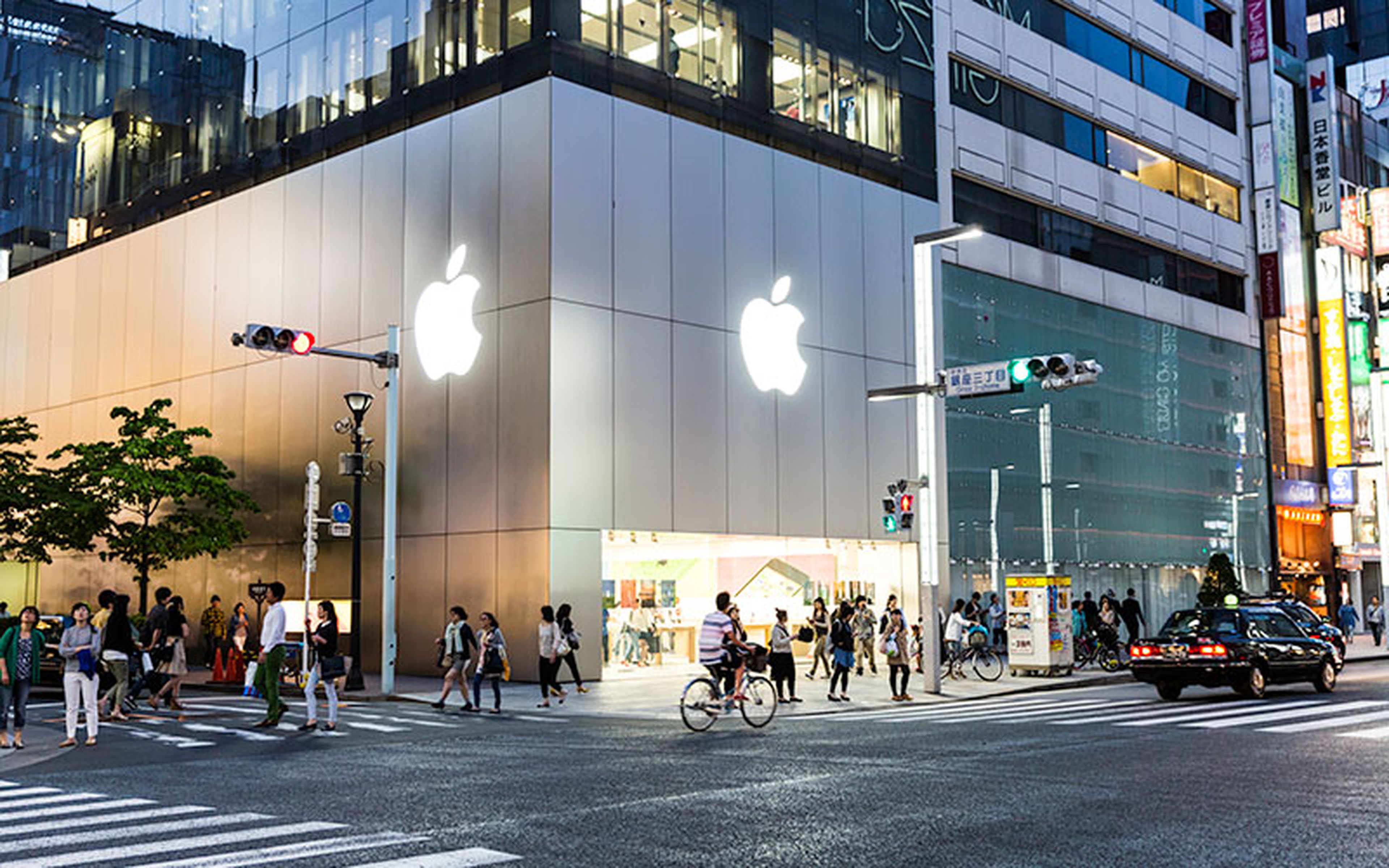 Such has been the success of Apple's self-assured, minimalist aesthetic that the company's recent branding efforts have been something of a bellwether for corporate design trends. (Image credit: iStock/filipefrazao)