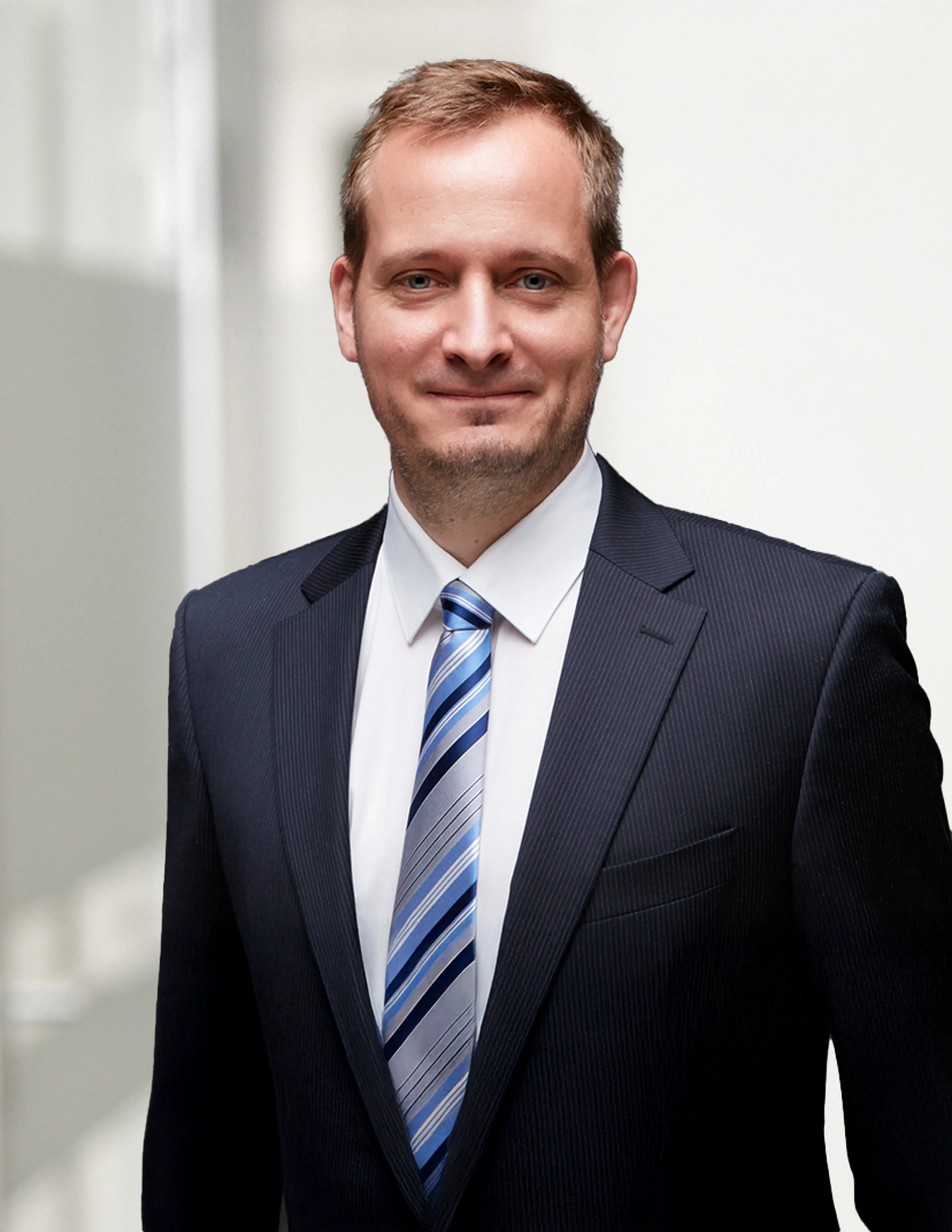 Portrait Johannes Täuber - Global Head of Internal Software & Applications