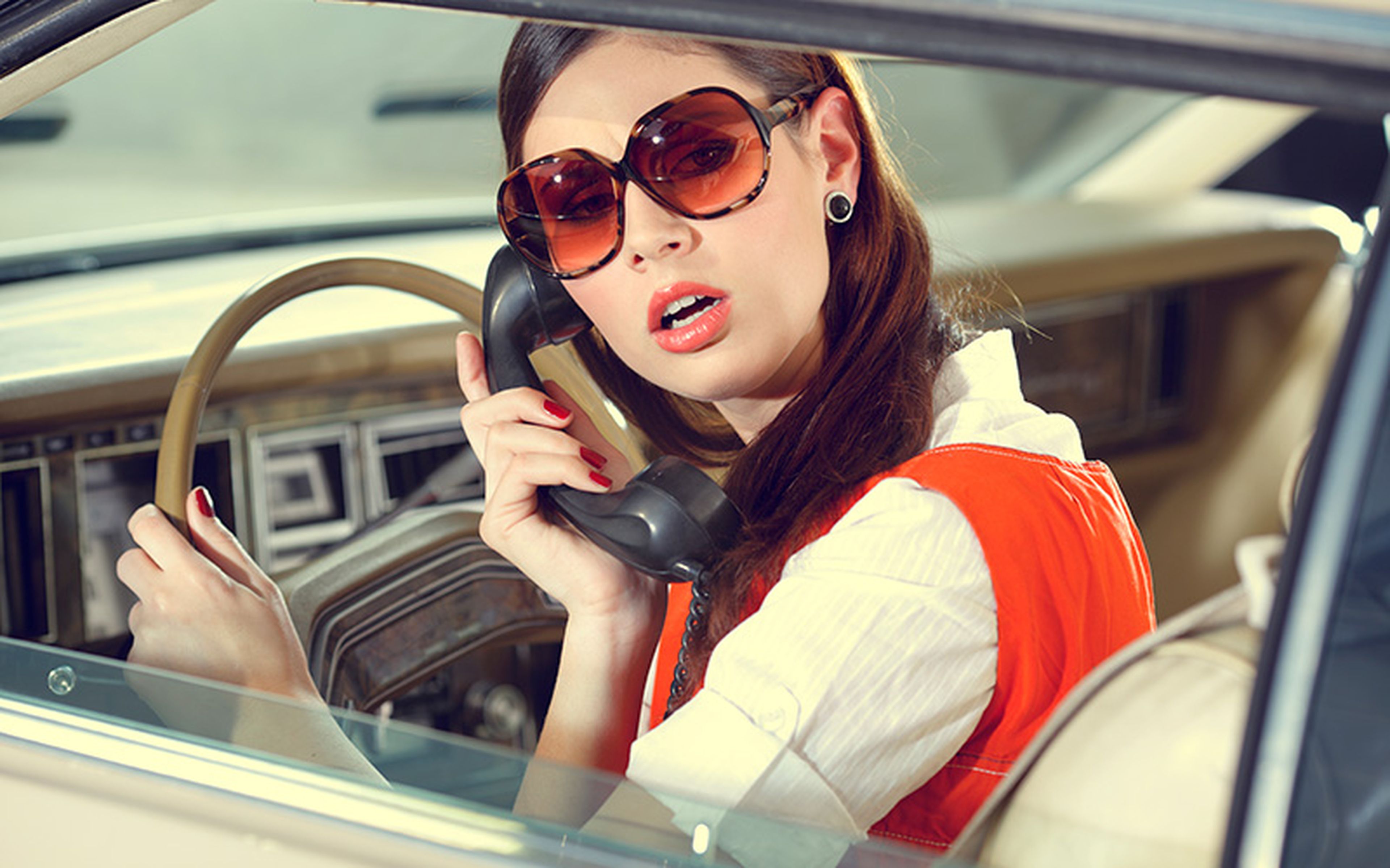 Car phones were something of an expensive novelty from the 1940s till the 1970s, when new service networks expanded their practicality. By running off the vehicle's battery, these next-generation car phones were much less cumbersome than their handheld contemporaries.
