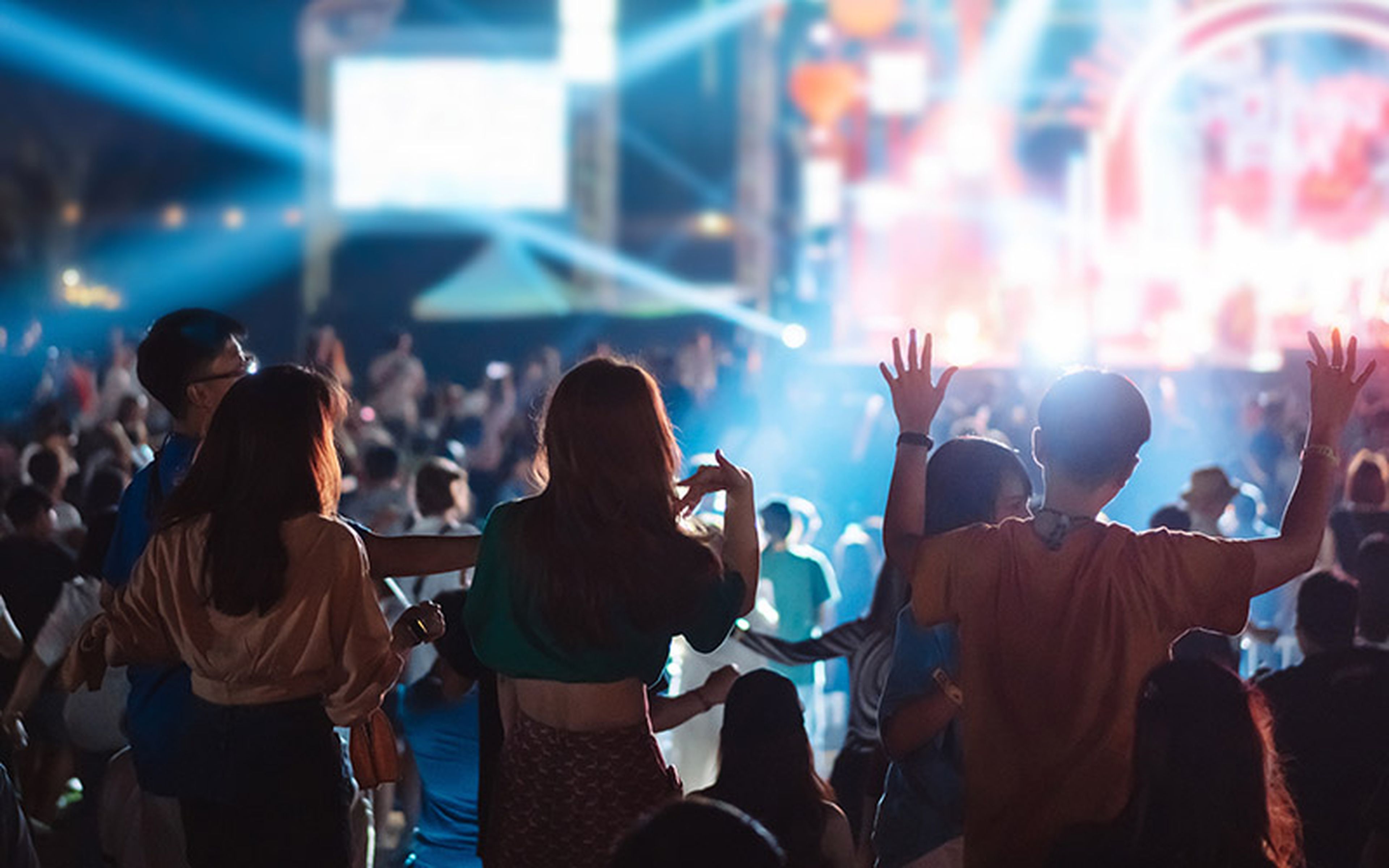 The DSA particularly hopes to increase the protection of children and young people from illegal material online and bans targeted advertising to minors. In parallel, content moderation policies will need to be transparent and accountable.