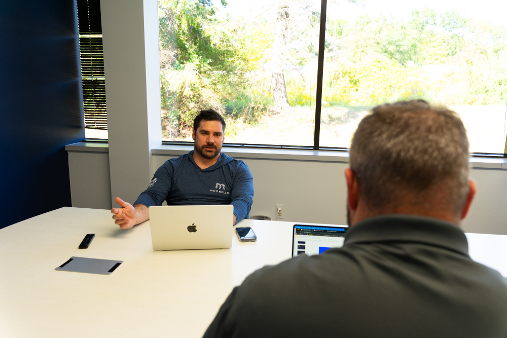 moonello-home-team-meeting-conference-room-table