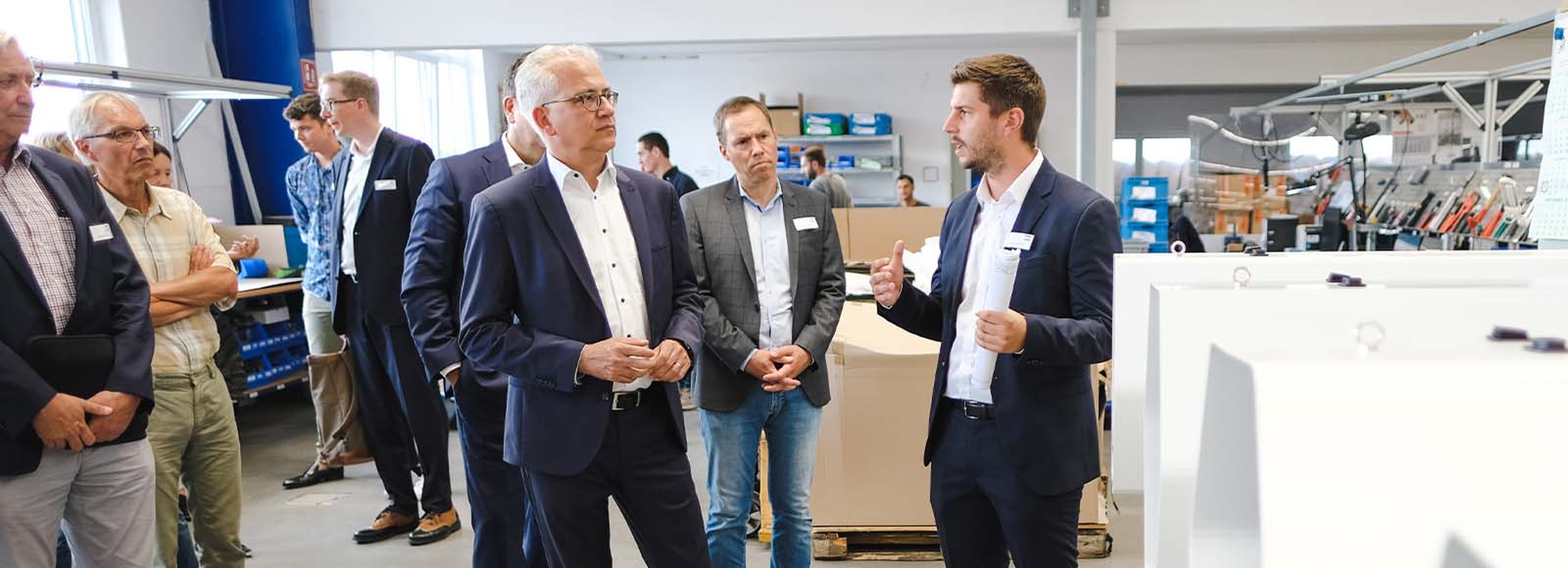 Wirtschaftsminister Al-Wazir zu Besuch bei HIK